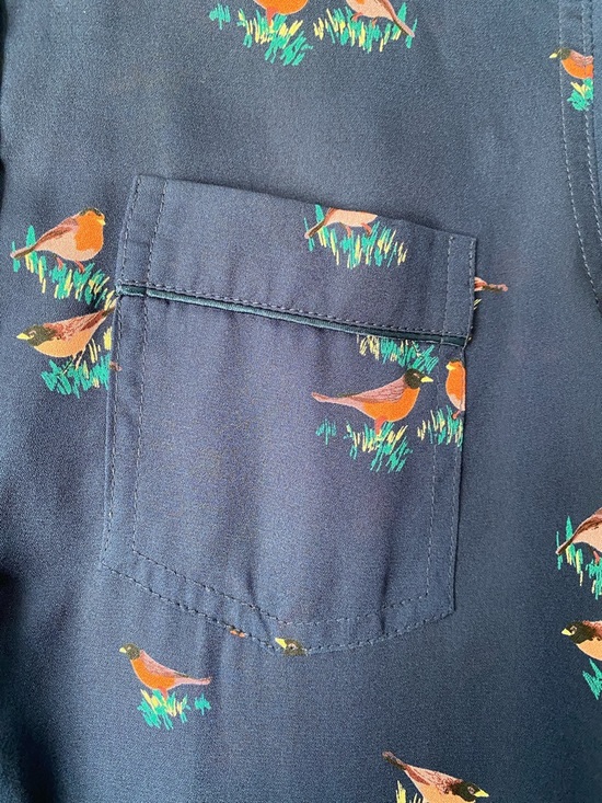 Liz Claiborne Navy Button-Front Bird Print Blouse Size Petite Medium - Picture 7 of 14